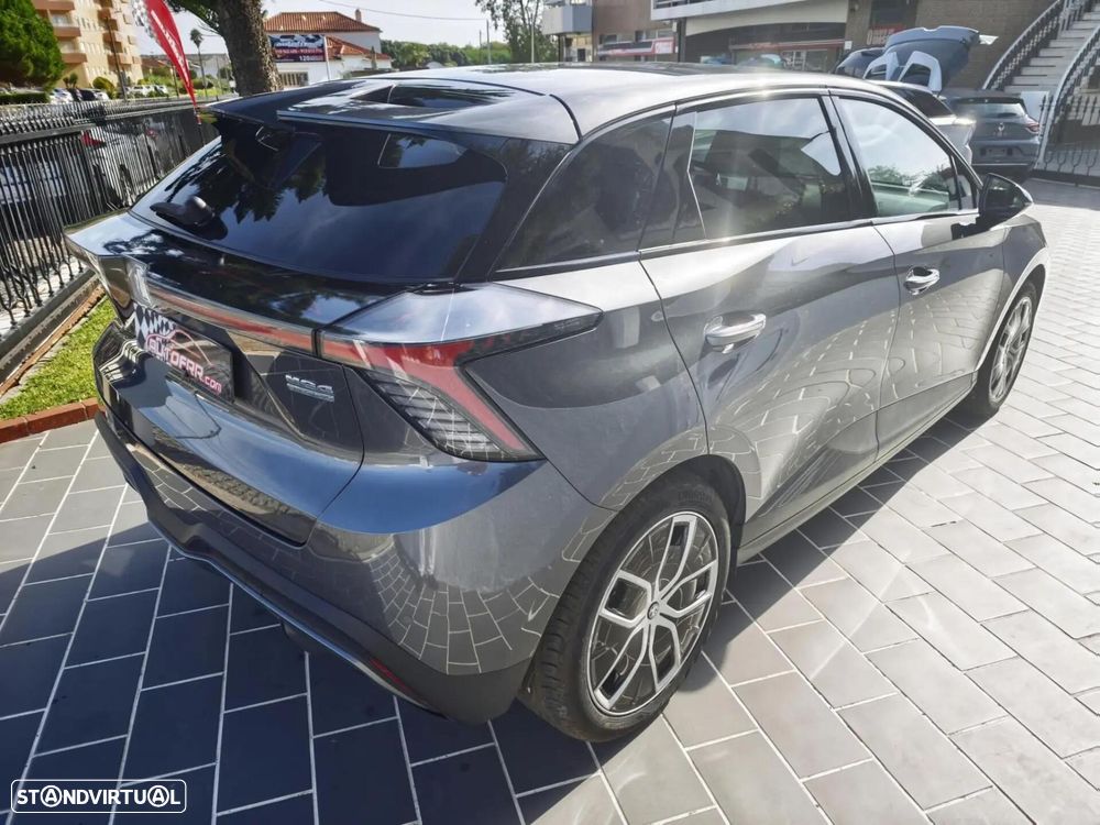 MG MG4 64 kWh Luxury - 17