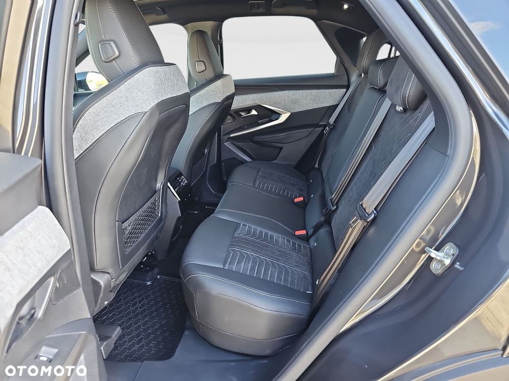 Peugeot 3008 1.2 PureTech mHEV GT S&S e-DCS6 - 22