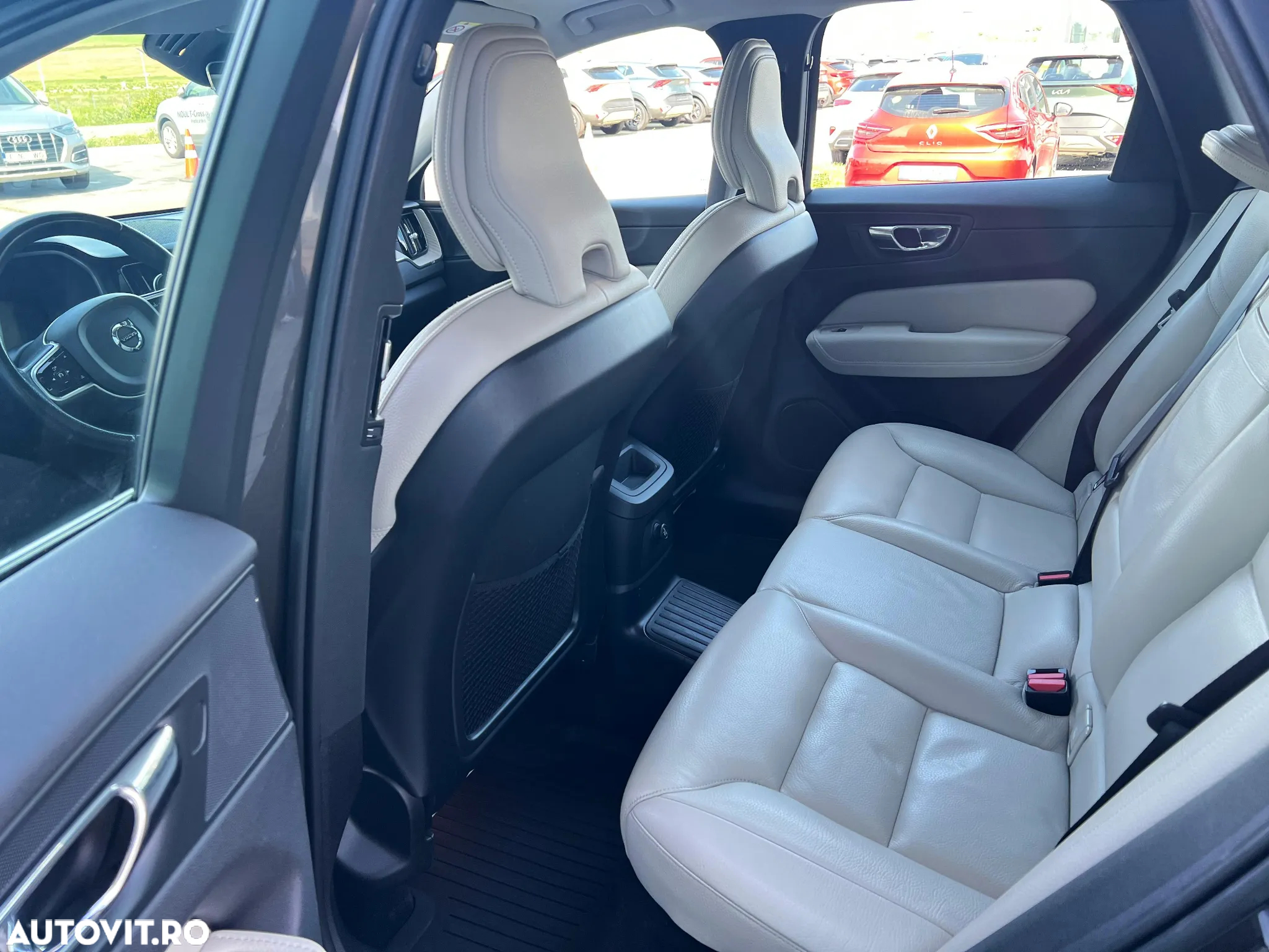 Volvo XC 60 Recharge T8 Twin Engine eAWD Inscription - 12