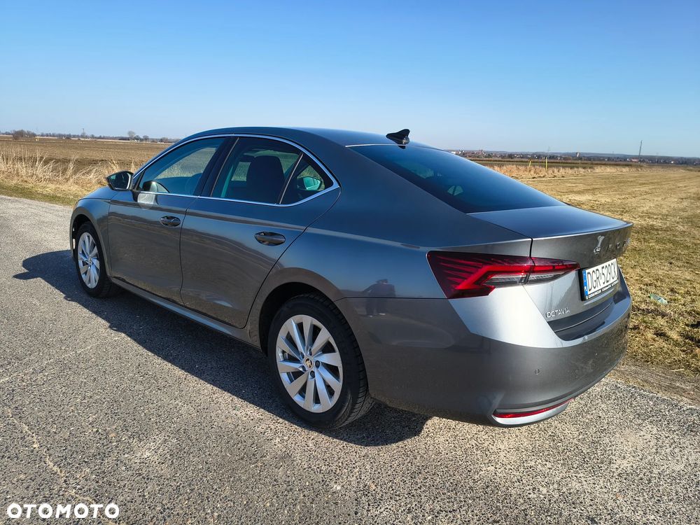 Skoda Octavia 1.5 TSI mHEV Selection DSG - 2