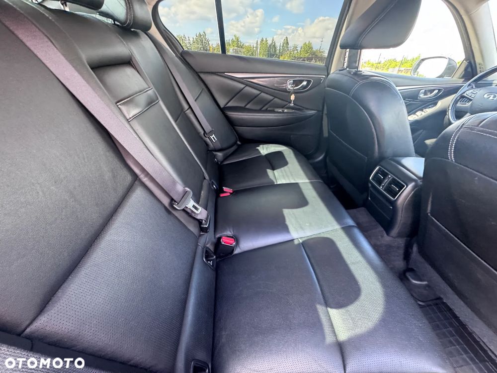 Infiniti Q50 2.2d - 28