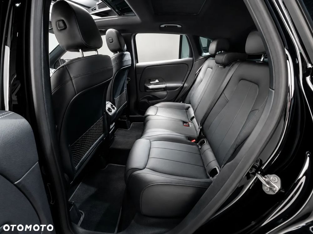 Mercedes-Benz GLA 250 4-Matic AMG Line - 12
