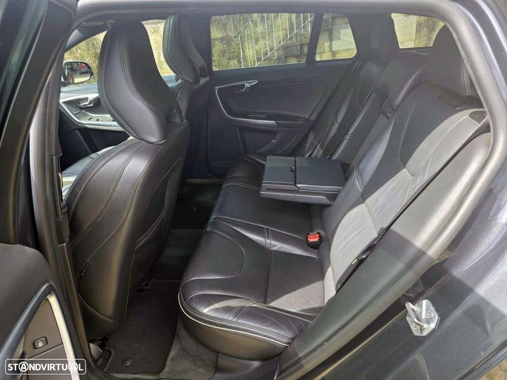 Volvo V60 D6 Twin Engine Geartronic RDesign - 16