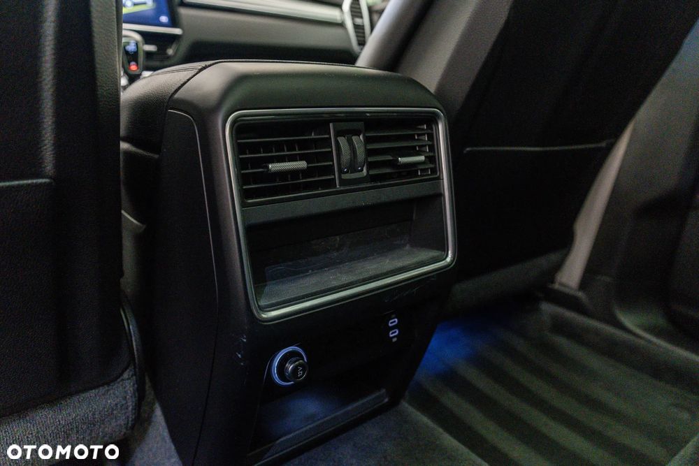 Porsche Cayenne Platinum Edition - 30