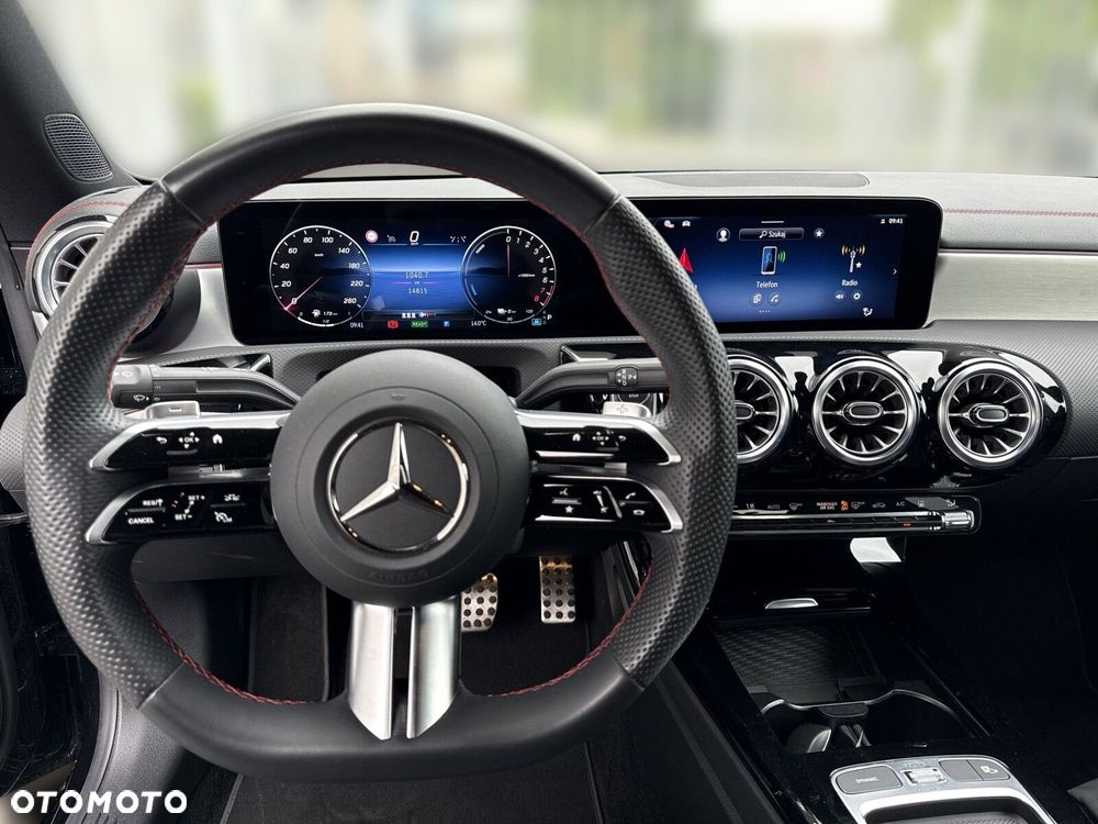 Mercedes-Benz CLA - 12