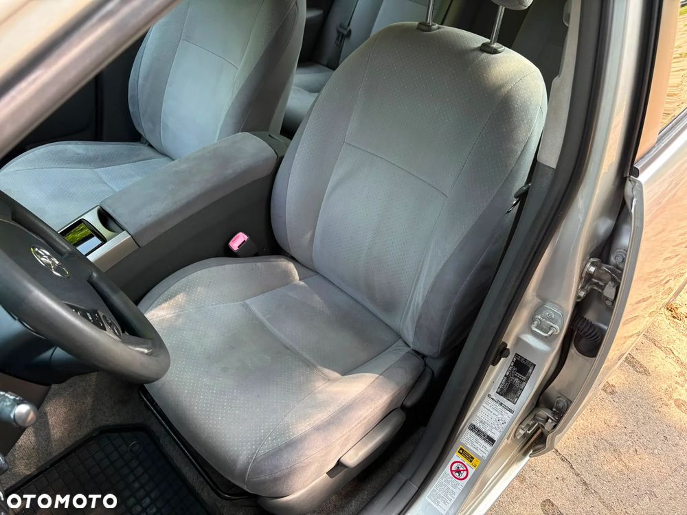 Toyota Prius - 16