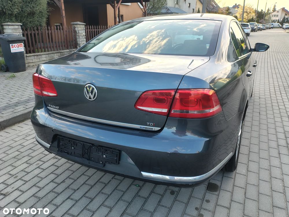 Volkswagen Passat - 5