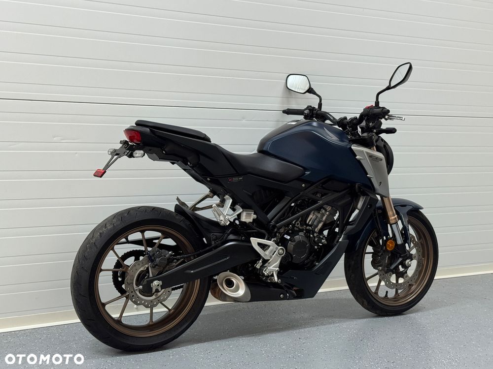 Honda CB - 3