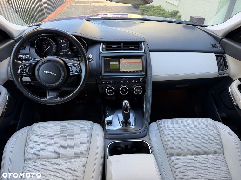 Jaguar E-Pace 2.0 i4D AWD R-Dynamic Chequered Flag - 16