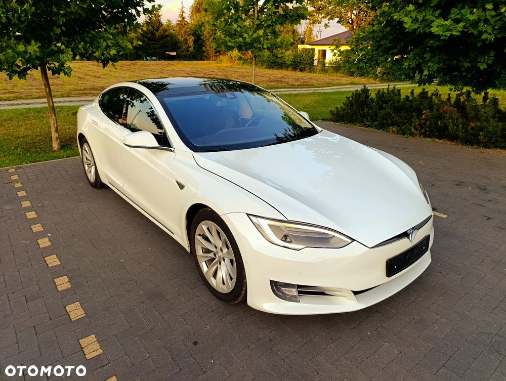 Tesla Model S Long Range Plus - 1