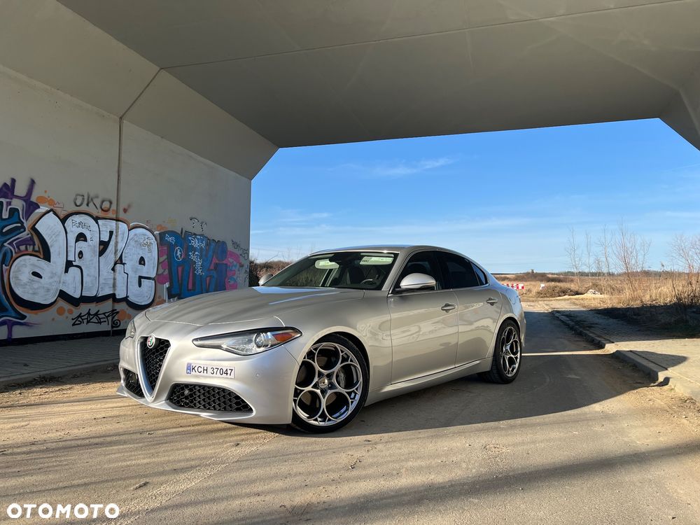 Alfa Romeo Giulia 2.0 Turbo 16V AT8 Veloce Ti - 3