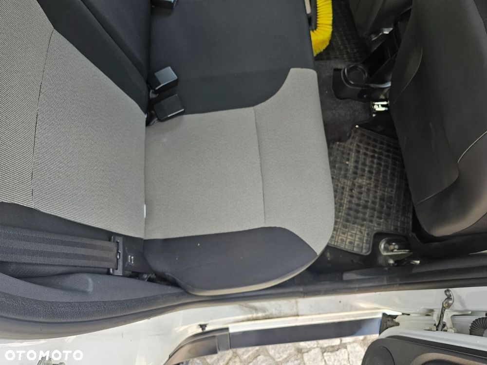 Dacia Duster 1.6 Laureate Euro5 - 16