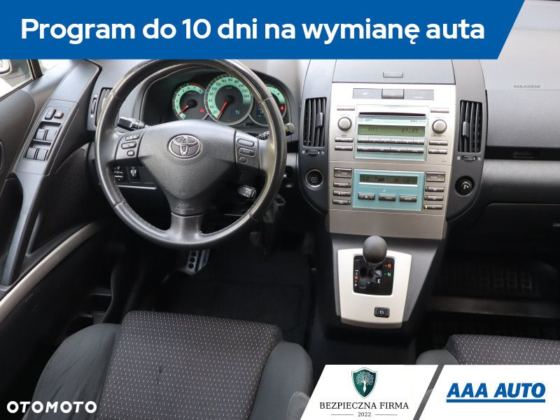 Toyota Corolla Verso - 8