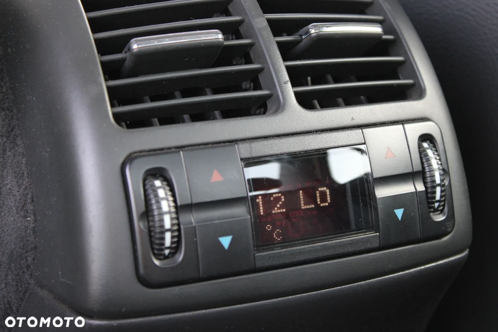 Mercedes-Benz Klasa E - 16