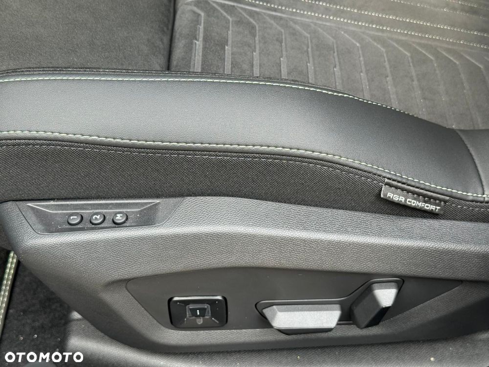 Peugeot 5008 1.2 PureTech mHEV Allure Pack S&S e-DCS6 - 26