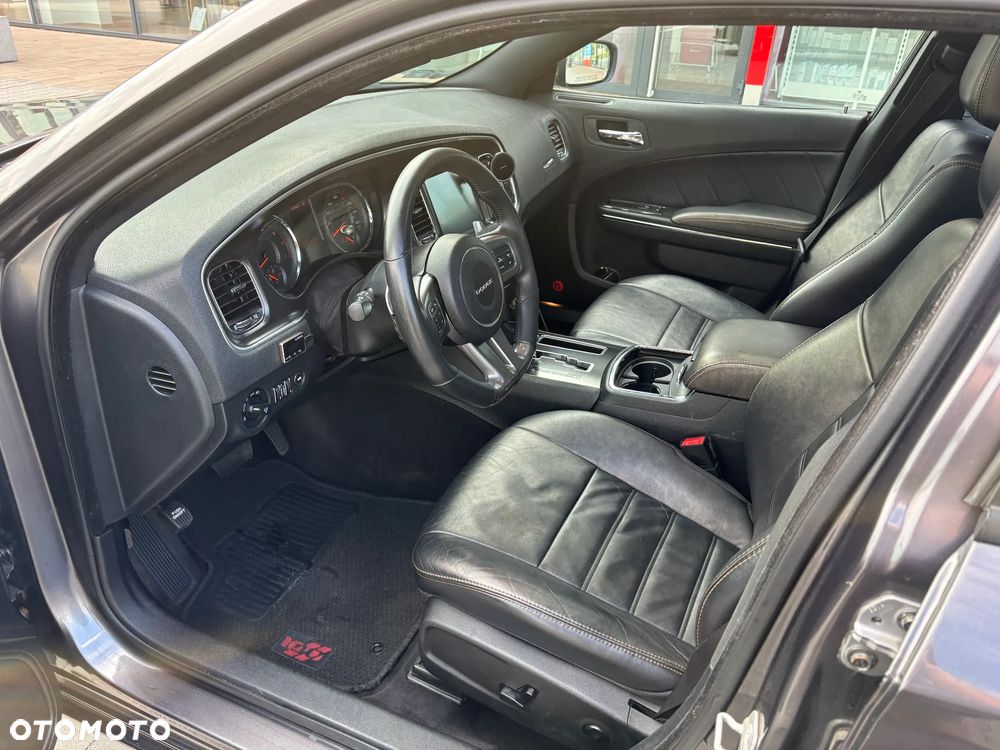 Dodge Charger 5.7 V8 RT - 19