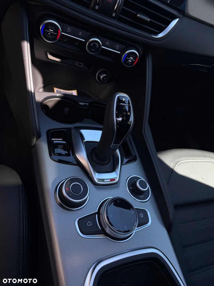 Alfa Romeo Giulia 2.0 Turbo Veloce Q4 - 27