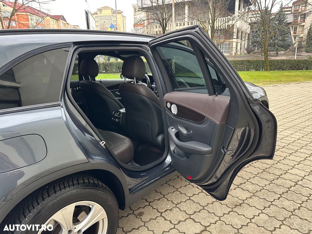 Mercedes-Benz GLC - 33