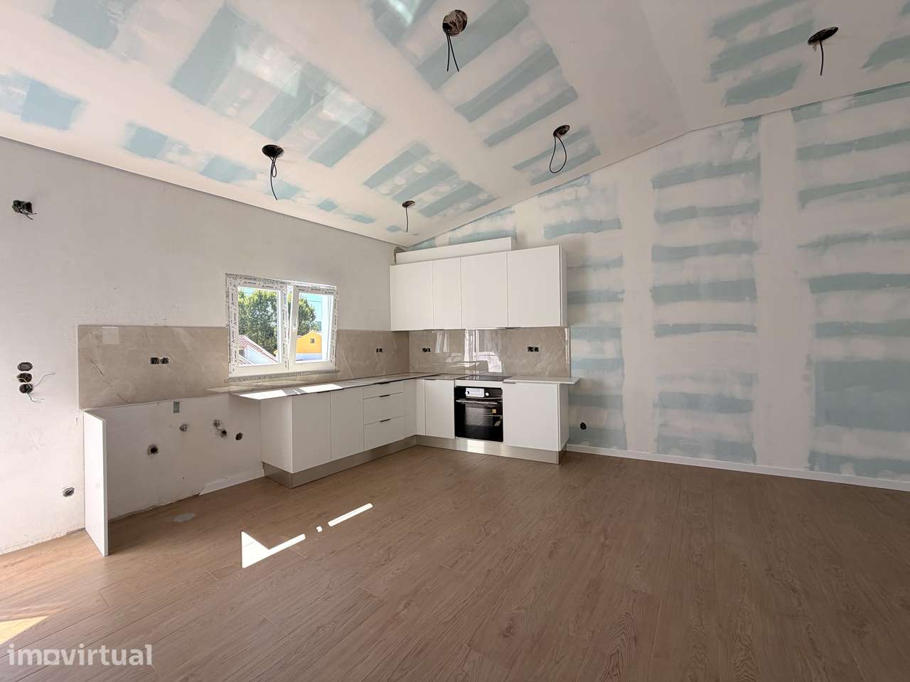 Moradia térrea T3 - 85 m² - Carreiras, Carvoeira, Torres Vedras - Grande imagem: 2/20