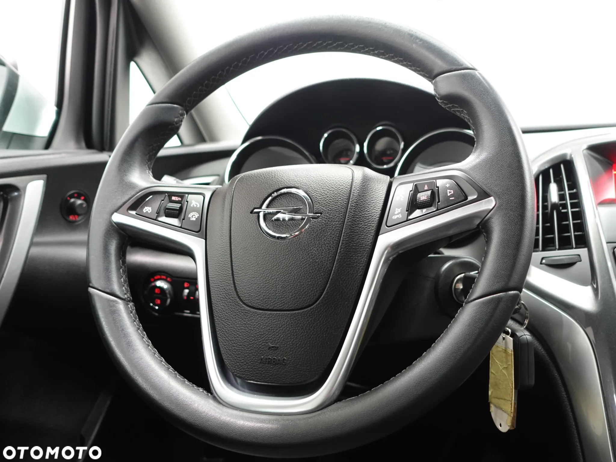 Opel Astra IV 1.6 CDTI Cosmo - 36