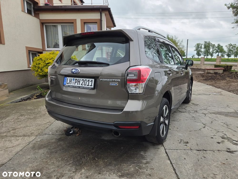 Subaru Forester 2.0D Trend - 6