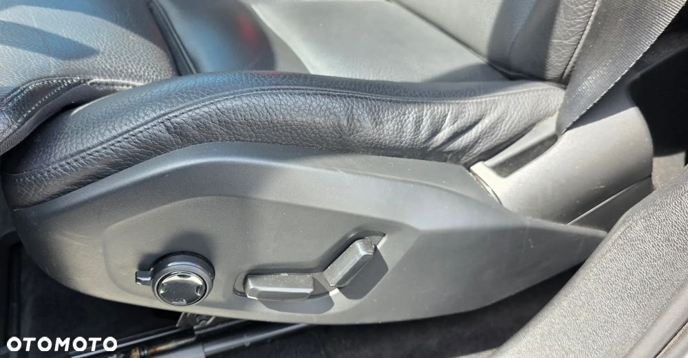Volvo XC 60 B4 D Ultimate Dark - 14