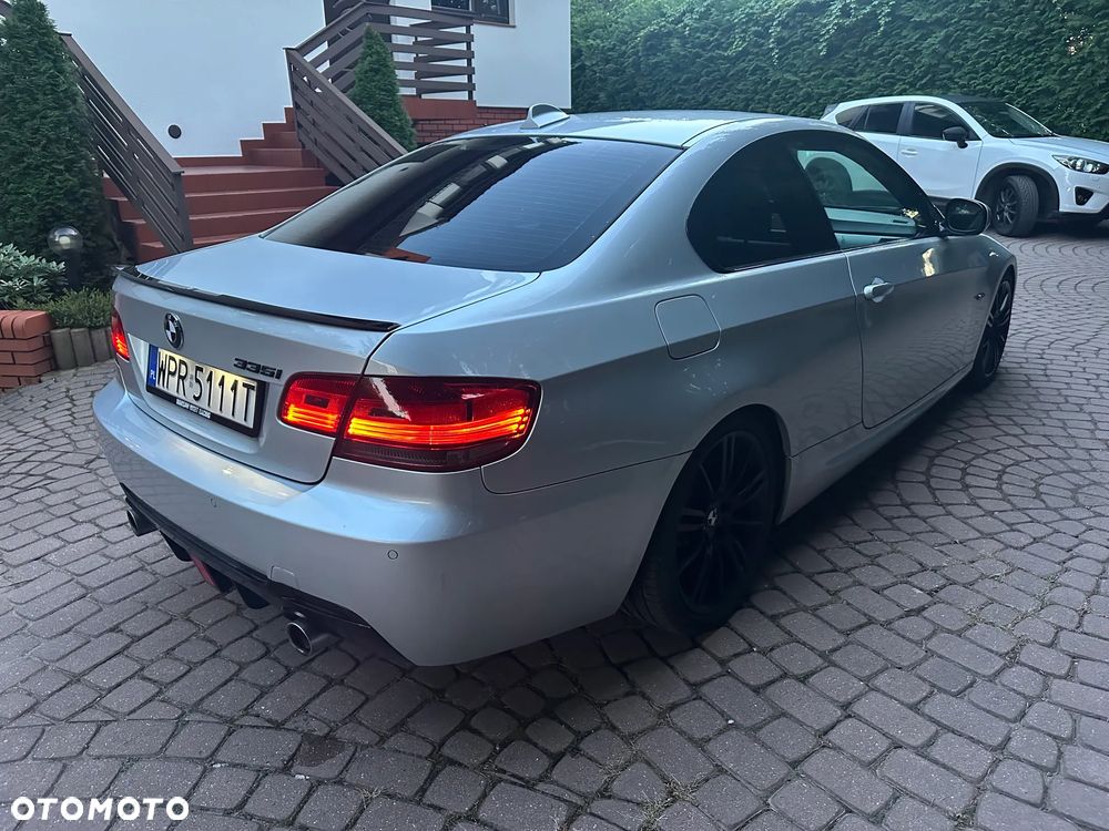 BMW Seria 3 335i xDrive - 17