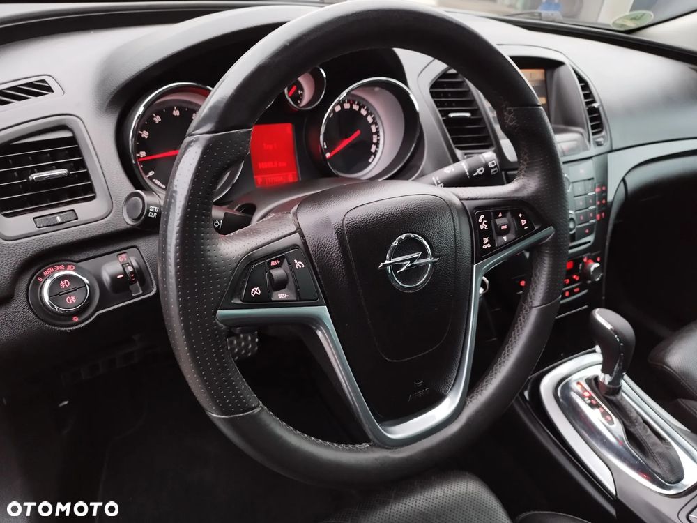 Opel Insignia 2.0 Turbo Sports Tourer 4x4 Automatik Cosmo - 15
