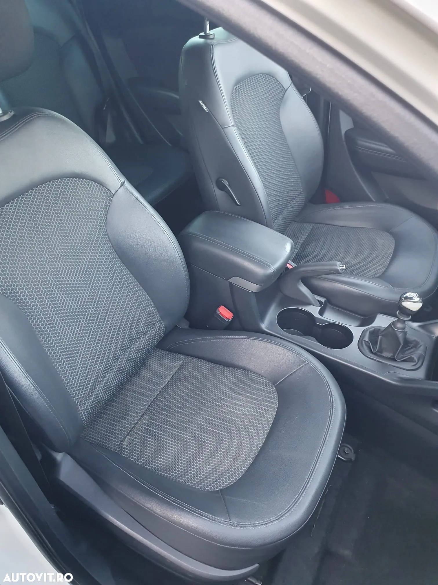 Hyundai ix35 1.7 CRDI 2WD GLS Style - 12