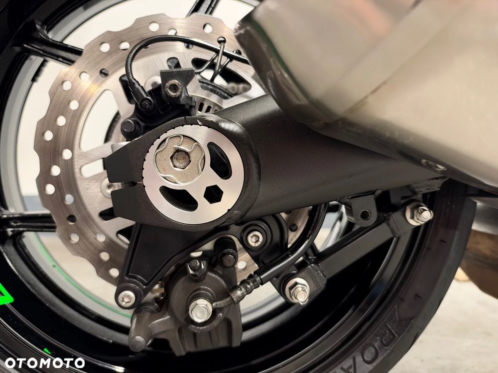 Kawasaki Z 1000 - 21