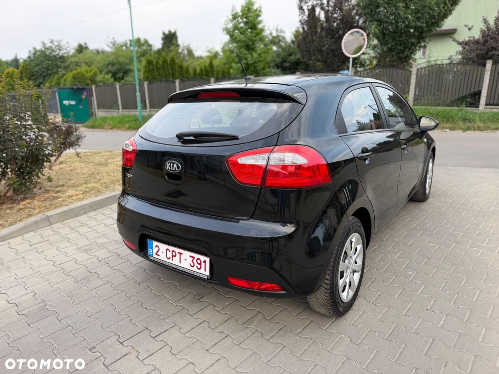 Kia Rio 1.2 Fifa World Cup Edition - 8