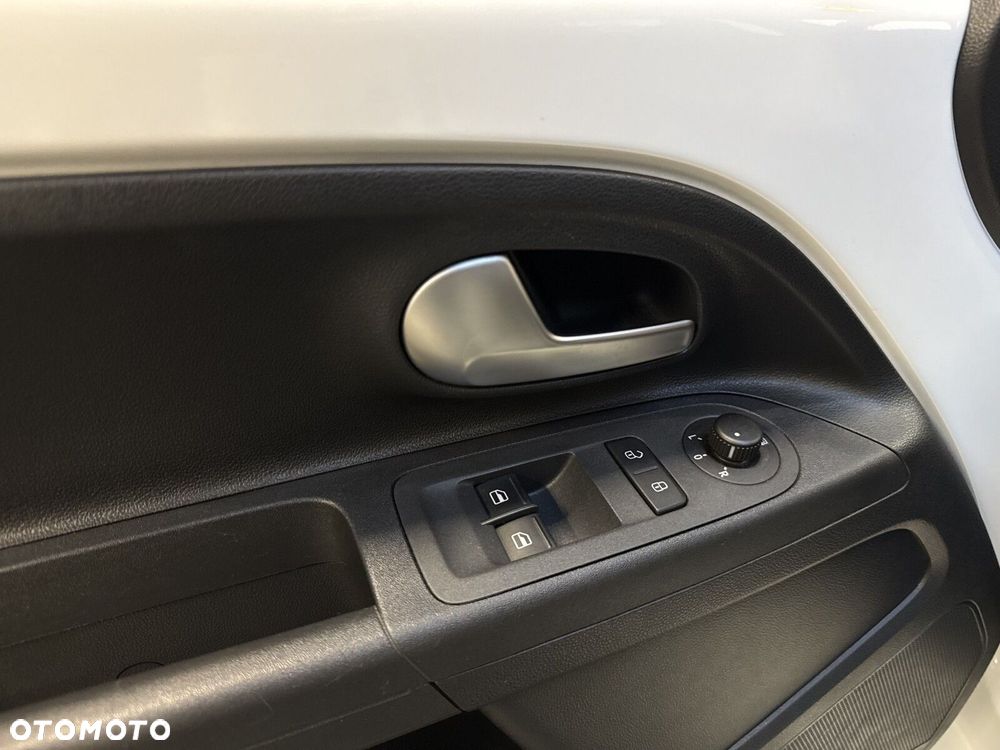 Volkswagen up! 1.0 move - 12