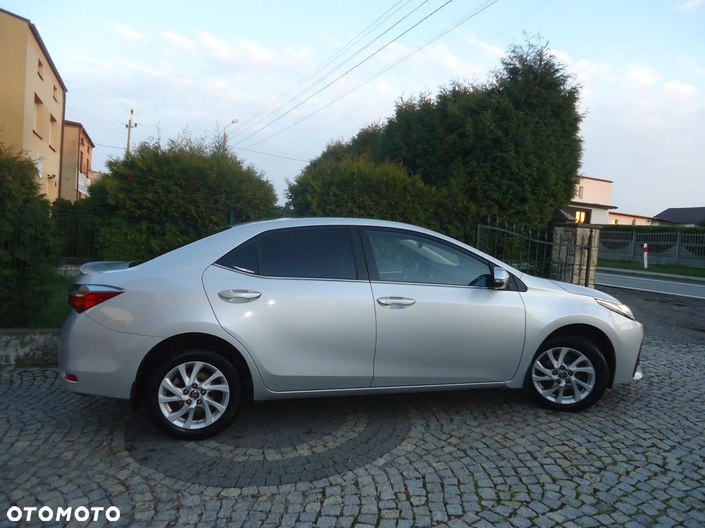 Toyota Corolla 1.6 Comfort - 6