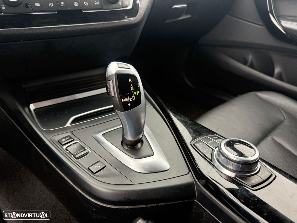 BMW 118 d Aut. Sport Line - 18
