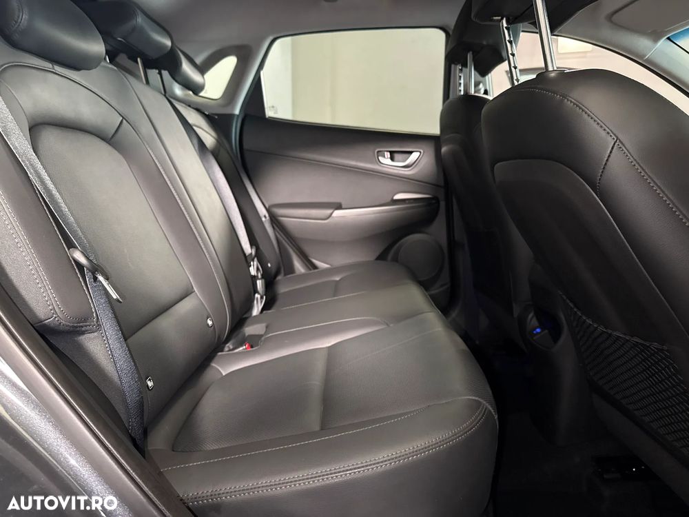 Hyundai KONA - 13