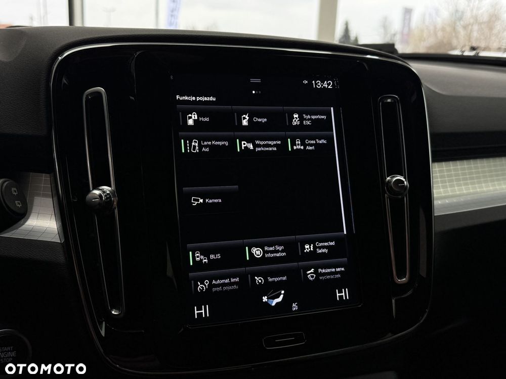 Volvo XC 40 - 31
