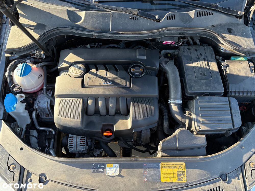 Volkswagen Passat 1.6 - 24