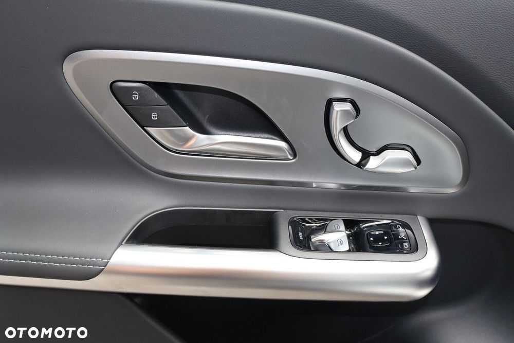 Mercedes-Benz GLB - 20