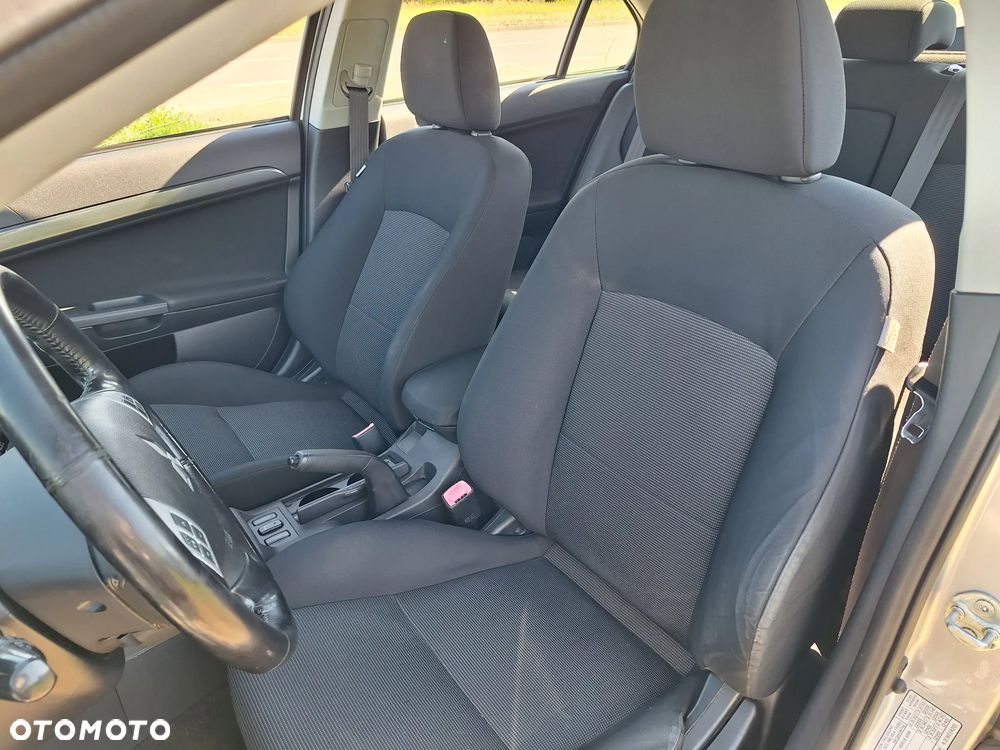 Mitsubishi Lancer 1.8 Intense - 22