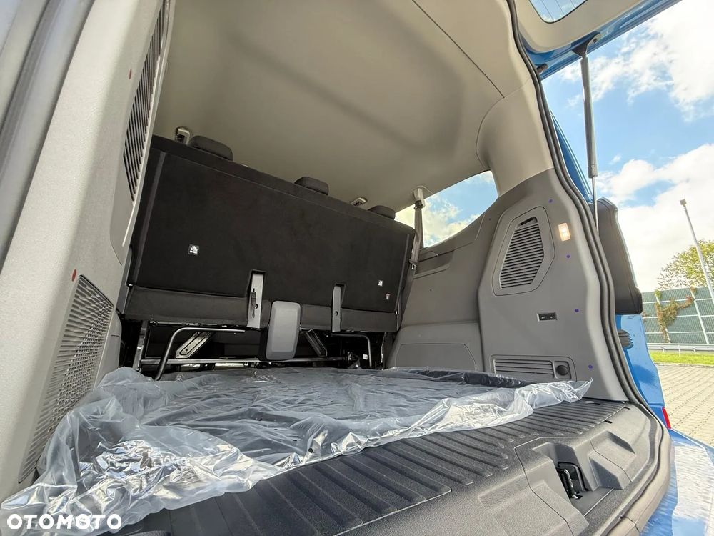 Volkswagen Caravelle - 33