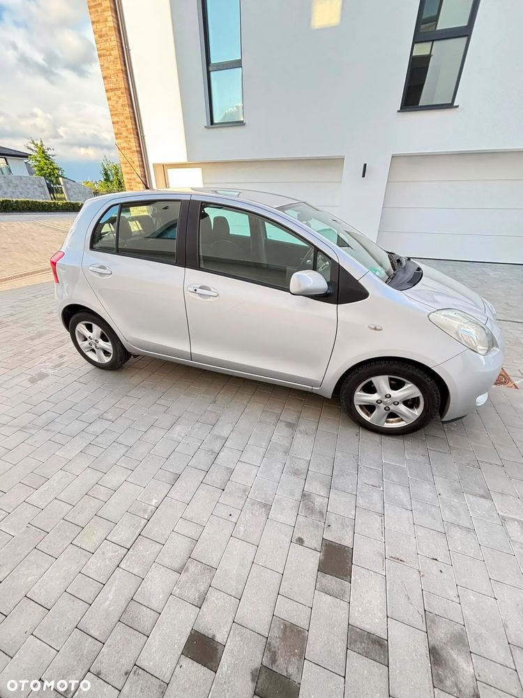 Toyota Yaris 1.3 Luna - 4