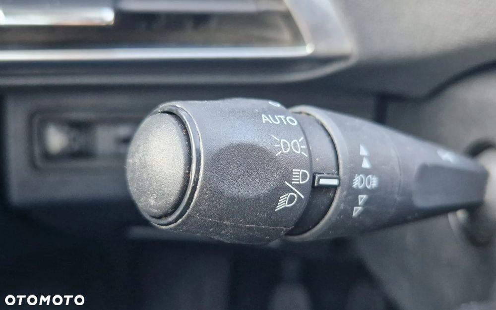 Peugeot 3008 1.2 PureTech Access S&S - 21