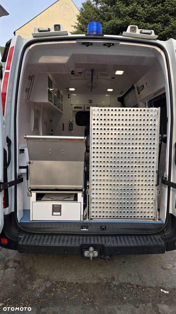 Renault Master Ambulans karetka - 10