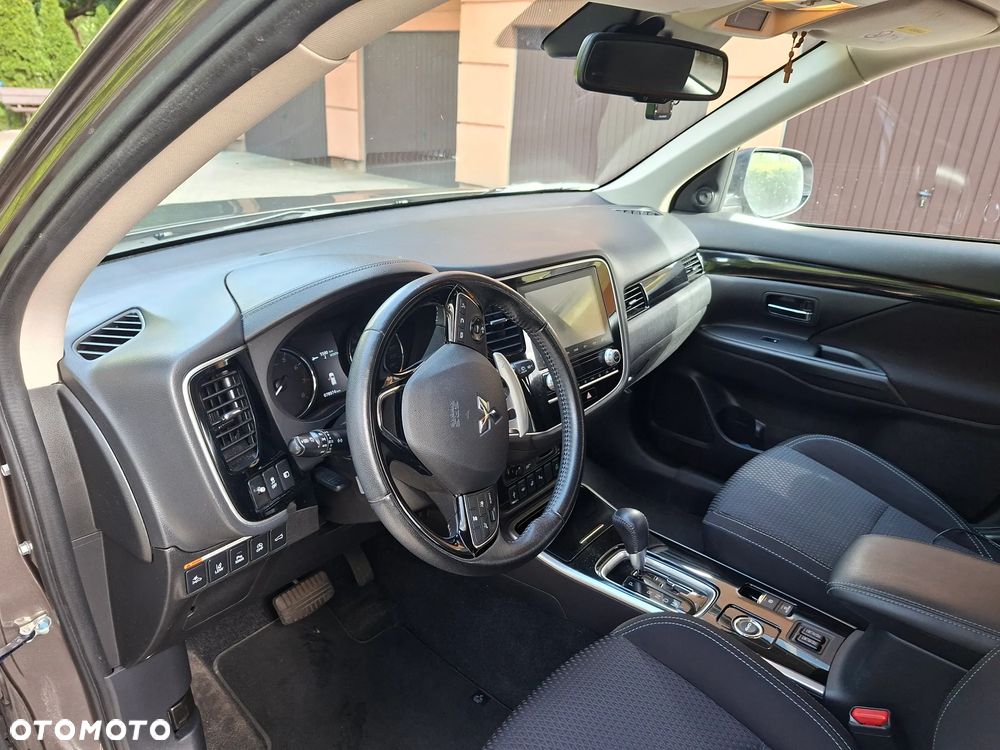 Mitsubishi Outlander 2.0 Intense 4WD CVT - 12