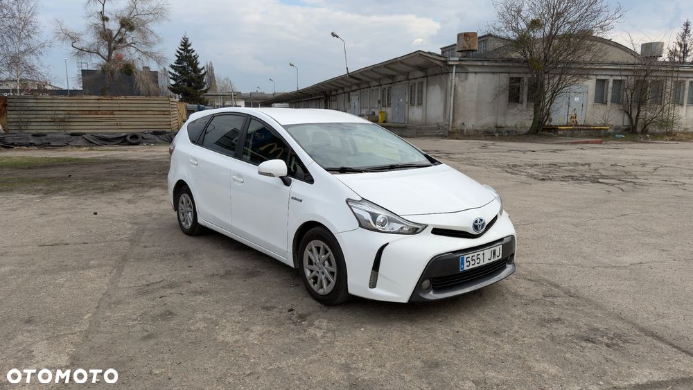 Toyota Prius+ (Hybrid) - 3