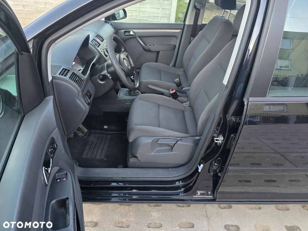 Volkswagen Touran - 13