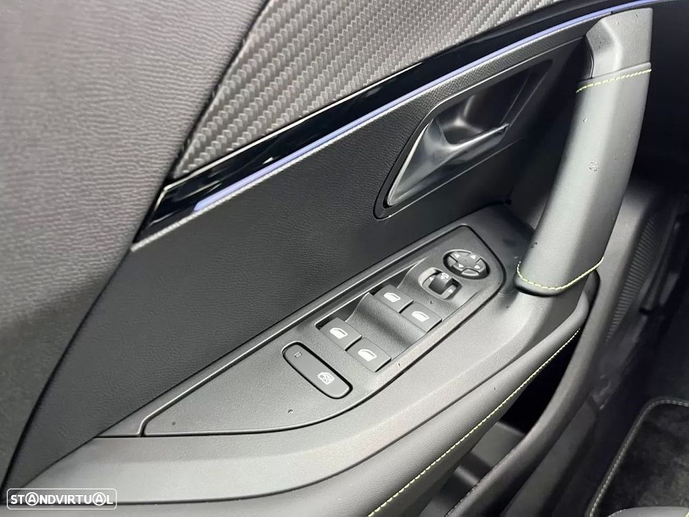 Peugeot e-2008 50 kWh GT - 14