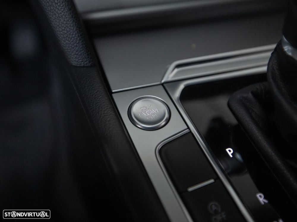 VW Passat Variant 2.0 TDi Business Package DSG - 17