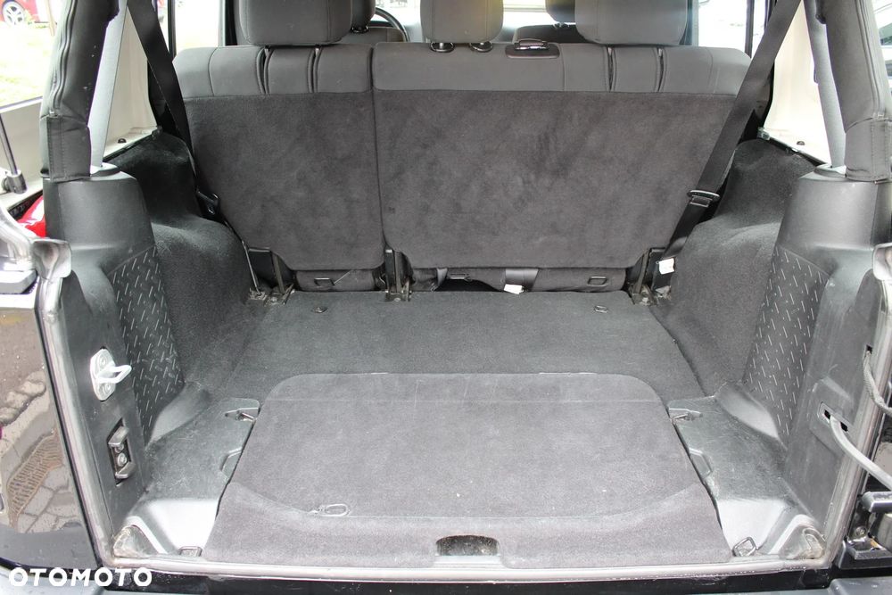 Jeep Wrangler 2.8 CRD Unlim Sport - 9