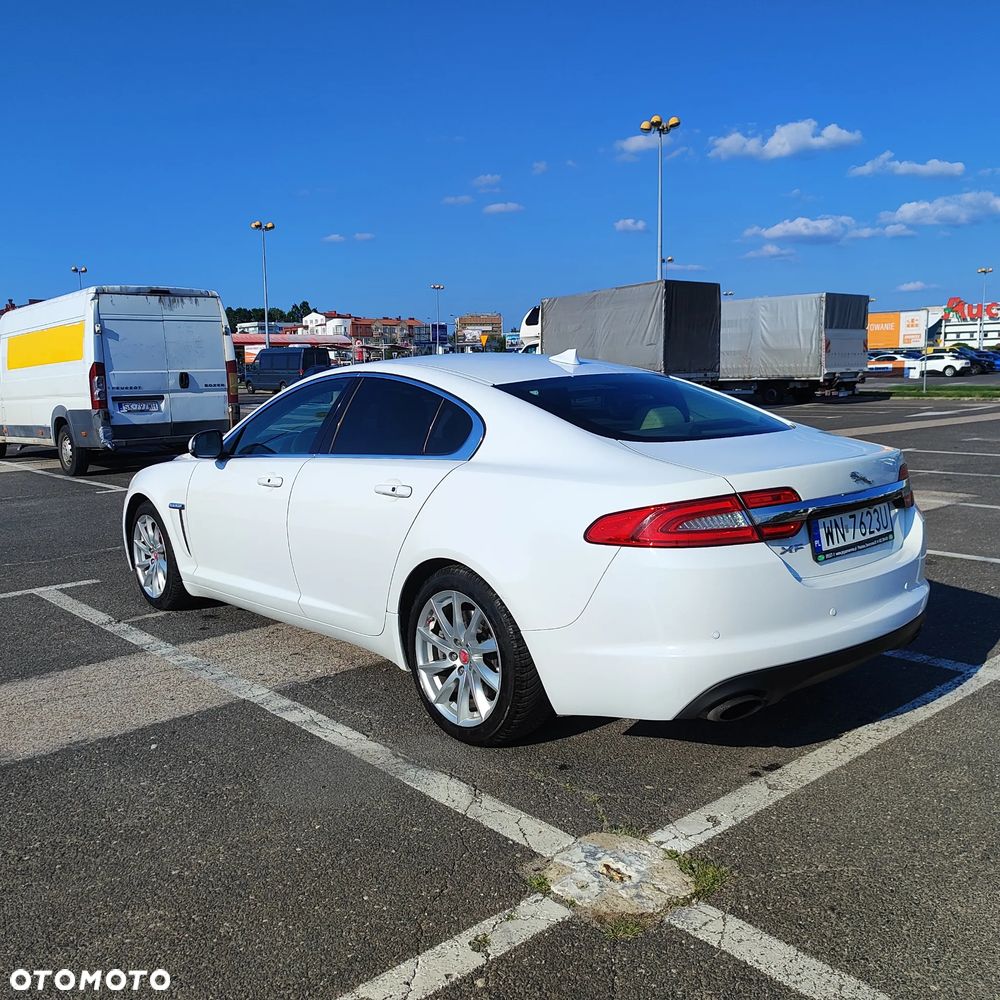 Jaguar XF 2.0 T Classic - 8